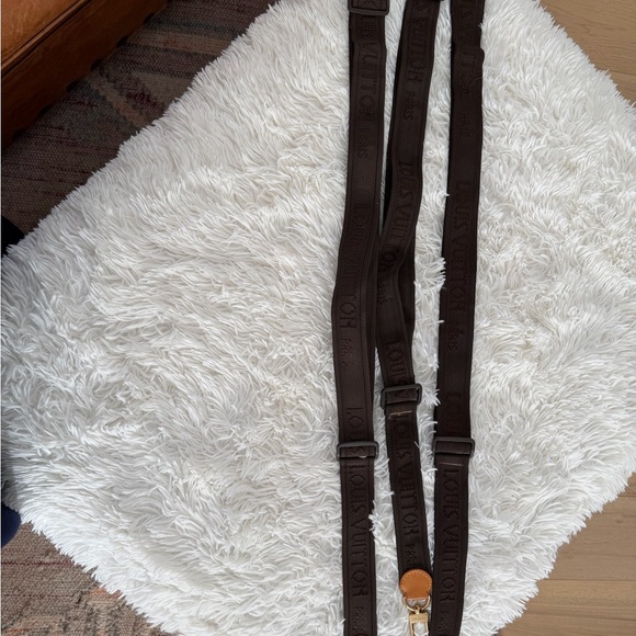 Louis Vuitton vintage elastic and leather luggage straps (set of 3) - Picture 2 of 9
